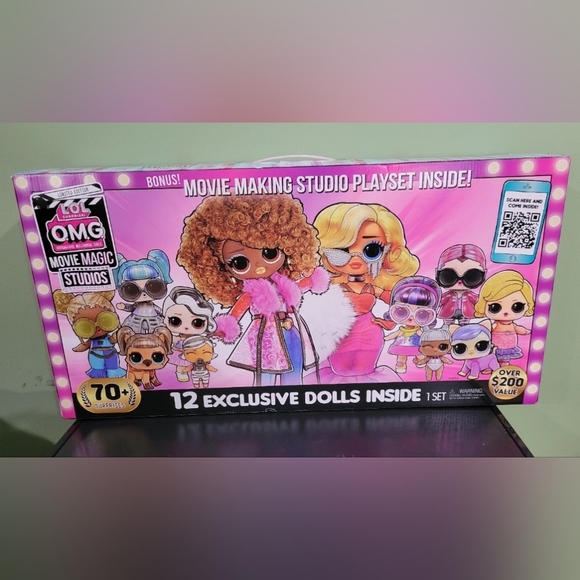 LOL Surprise OMG Movie Magic studios with 70 surprises and 12 dolls - Picture 1 of 10